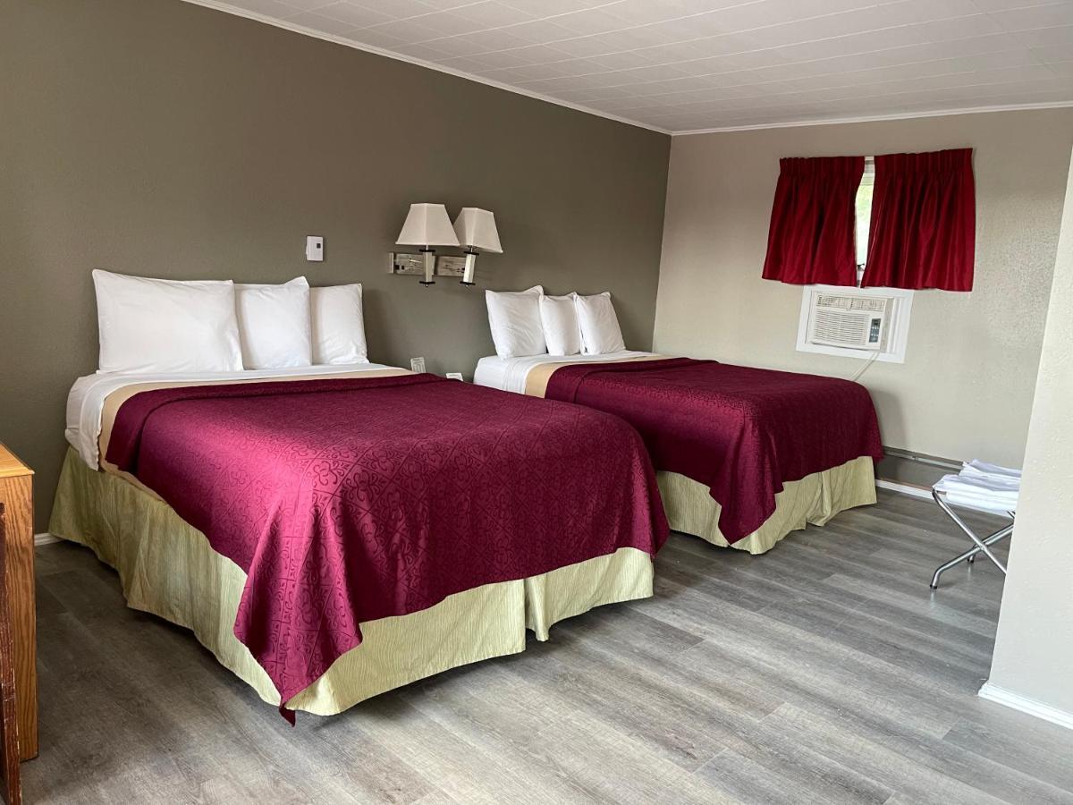 Timberly Motel Gaylord Exteriör bild