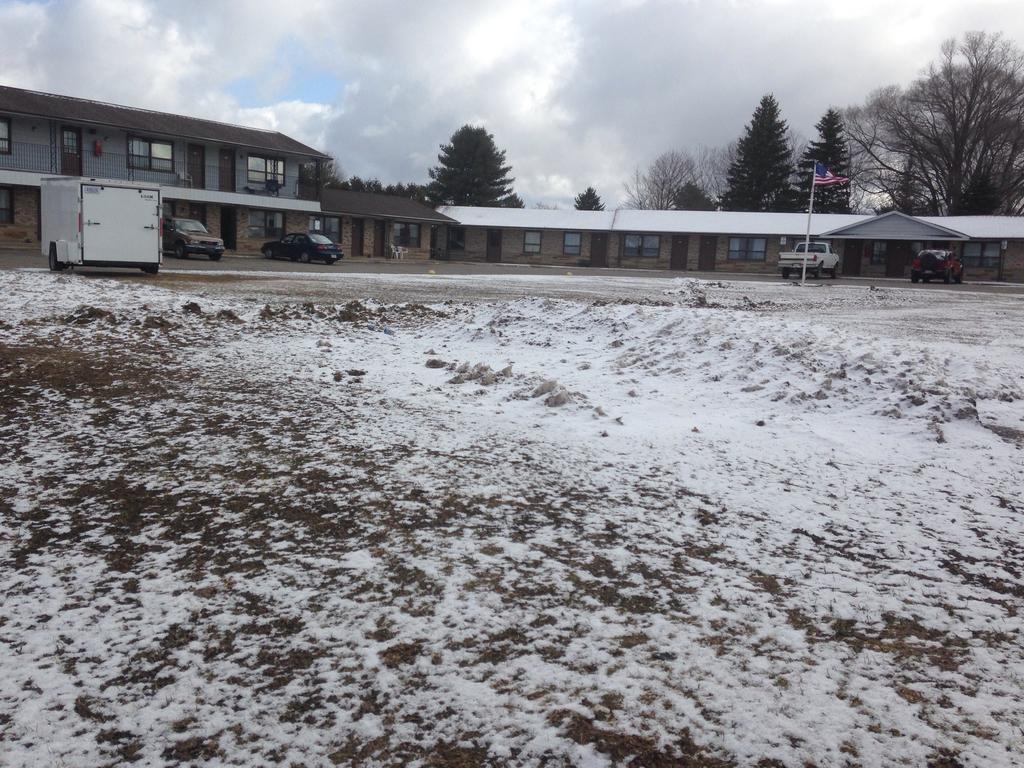 Timberly Motel Gaylord Exteriör bild
