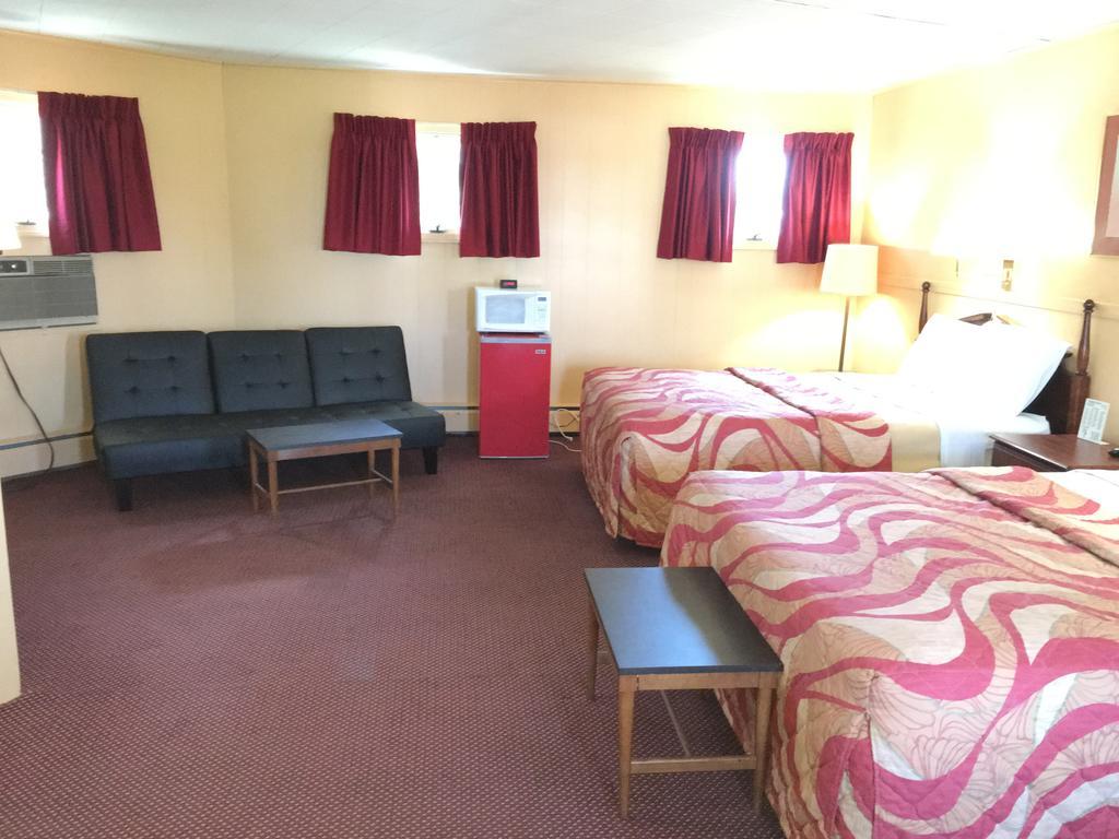 Timberly Motel Gaylord Exteriör bild