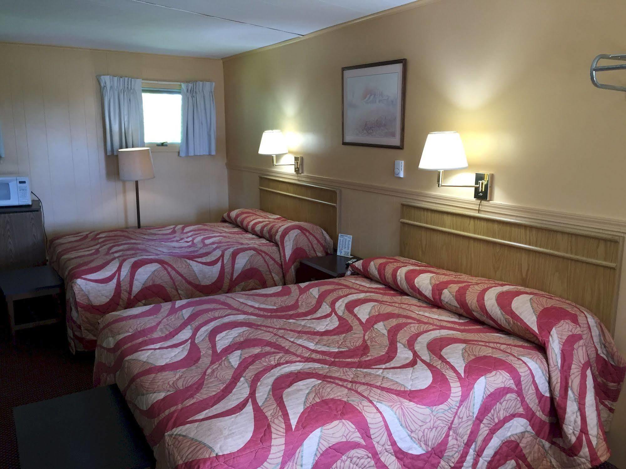 Timberly Motel Gaylord Exteriör bild